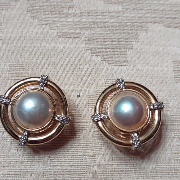 Mabe pearl earrings set in 14kt yellow gold with diamond accents, Button Style - Picture 2 of 6